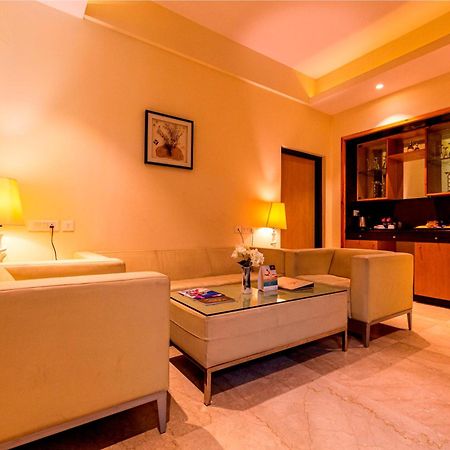 Ramada Neemrana Hotel Ngoại thất bức ảnh