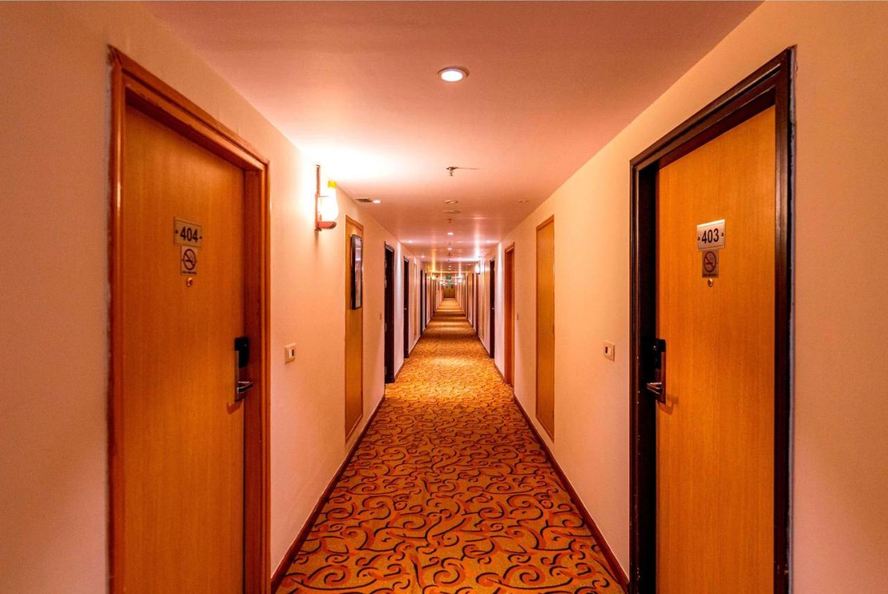 Ramada Neemrana Hotel Ngoại thất bức ảnh
