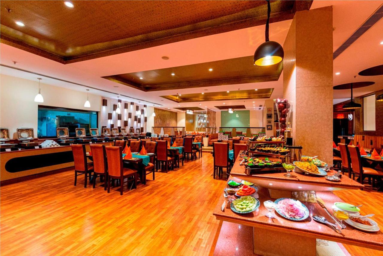 Ramada Neemrana Hotel Ngoại thất bức ảnh