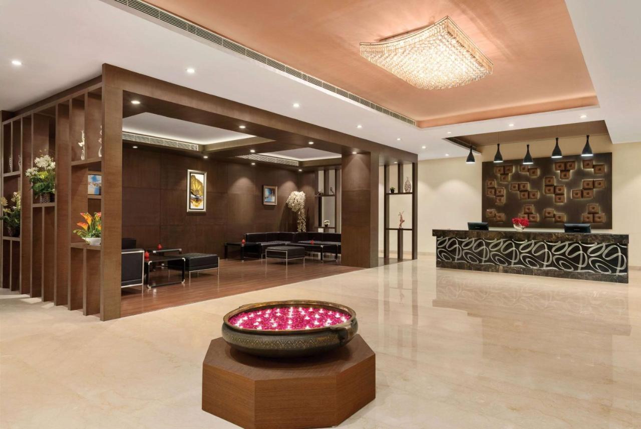 Ramada Neemrana Hotel Ngoại thất bức ảnh