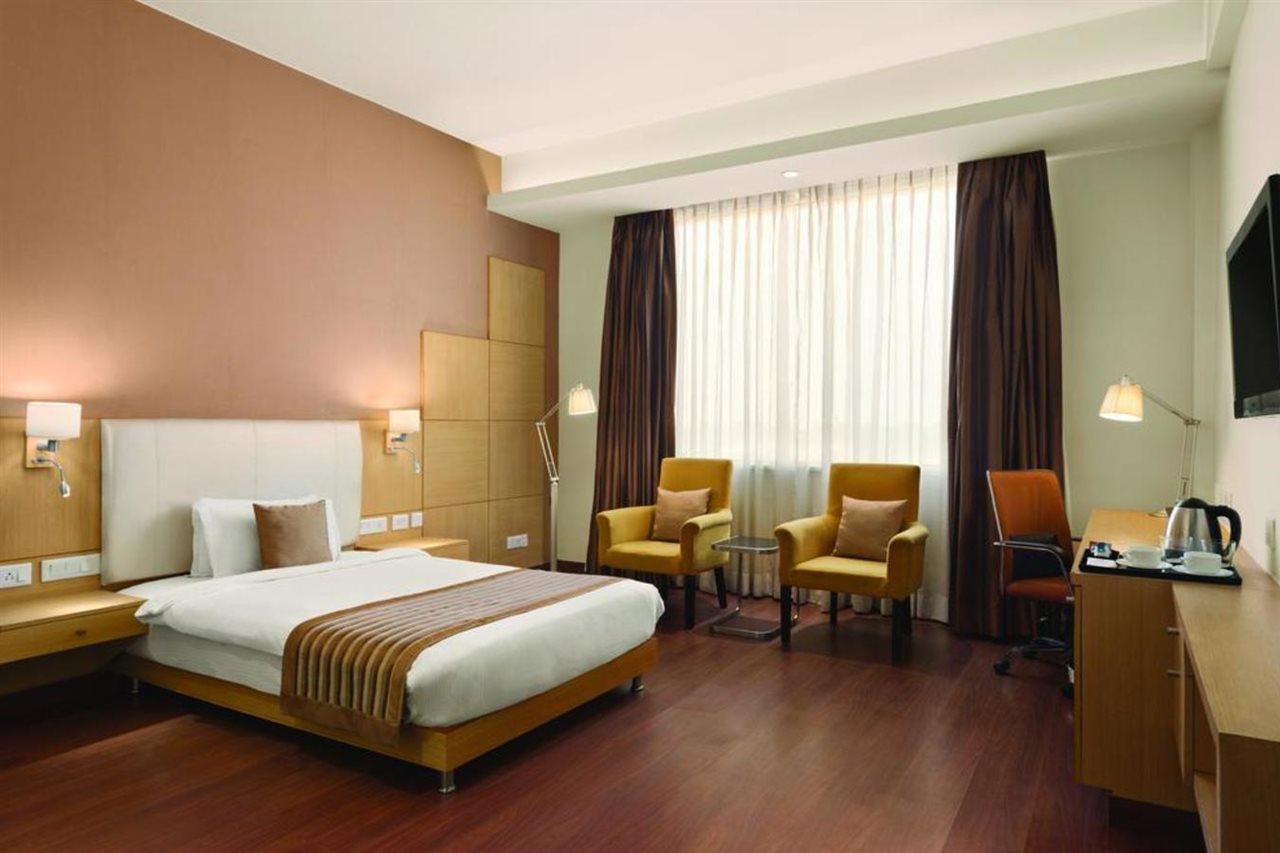 Ramada Neemrana Hotel Ngoại thất bức ảnh