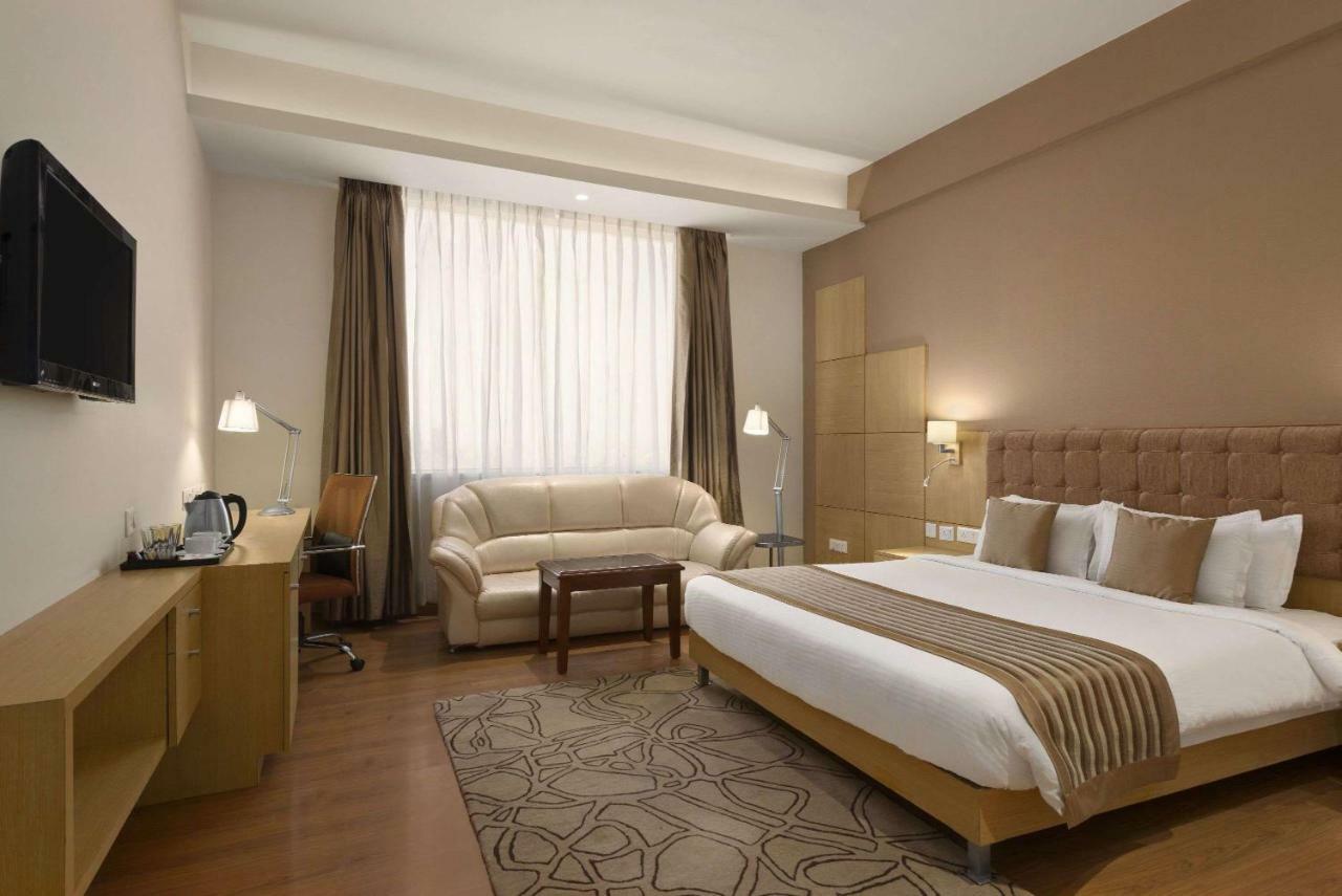 Ramada Neemrana Hotel Ngoại thất bức ảnh