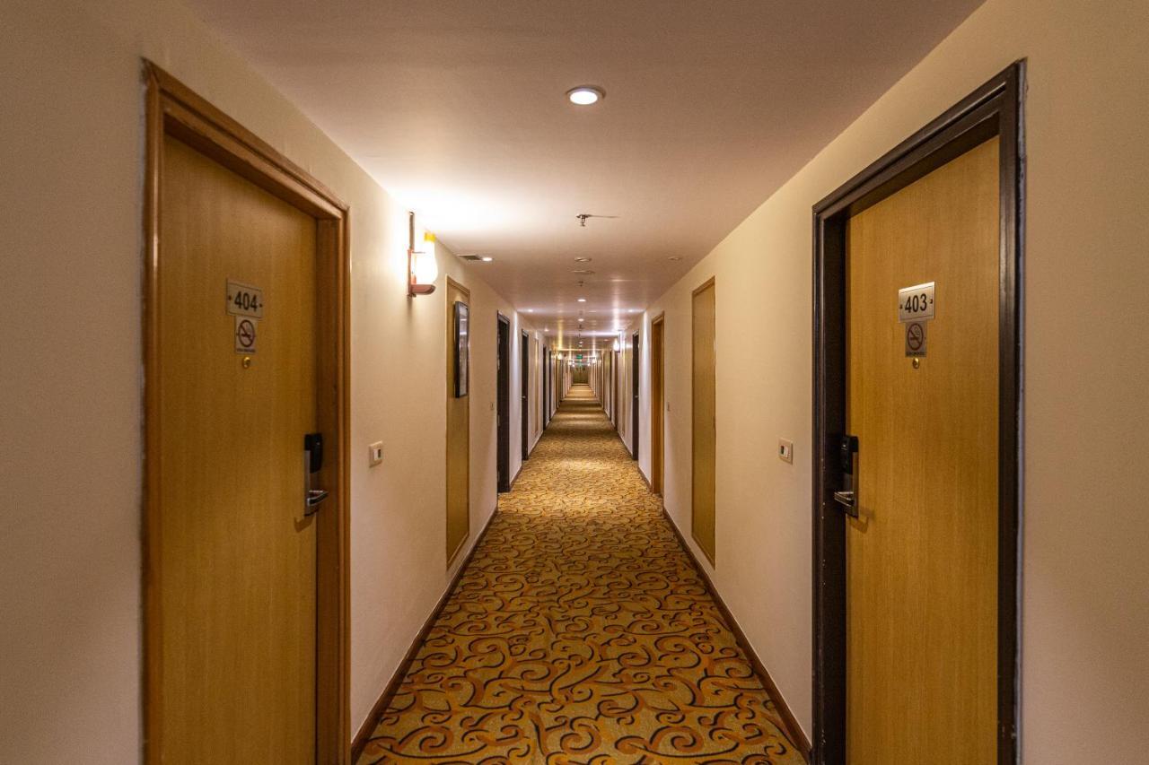Ramada Neemrana Hotel Ngoại thất bức ảnh