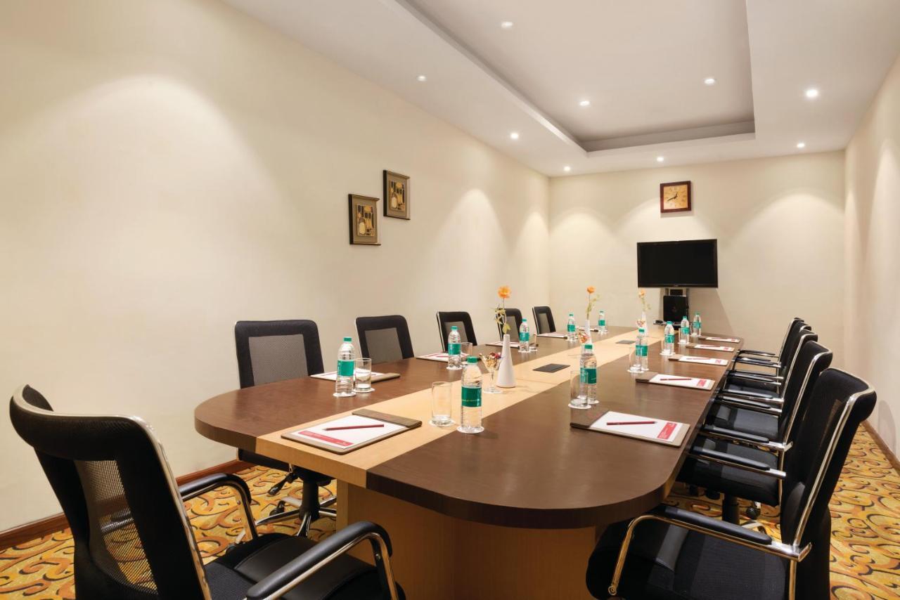Ramada Neemrana Hotel Ngoại thất bức ảnh