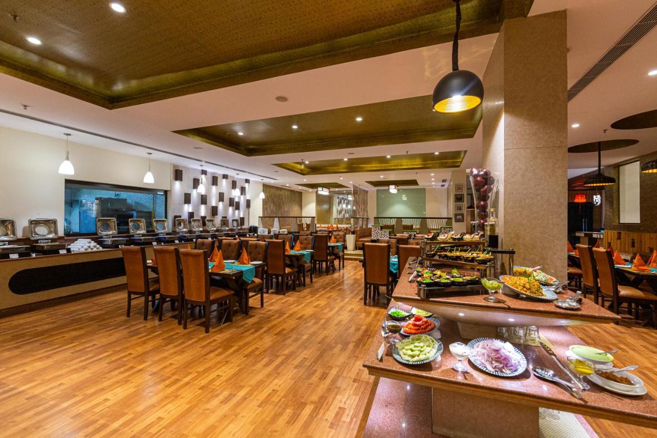 Ramada Neemrana Hotel Ngoại thất bức ảnh