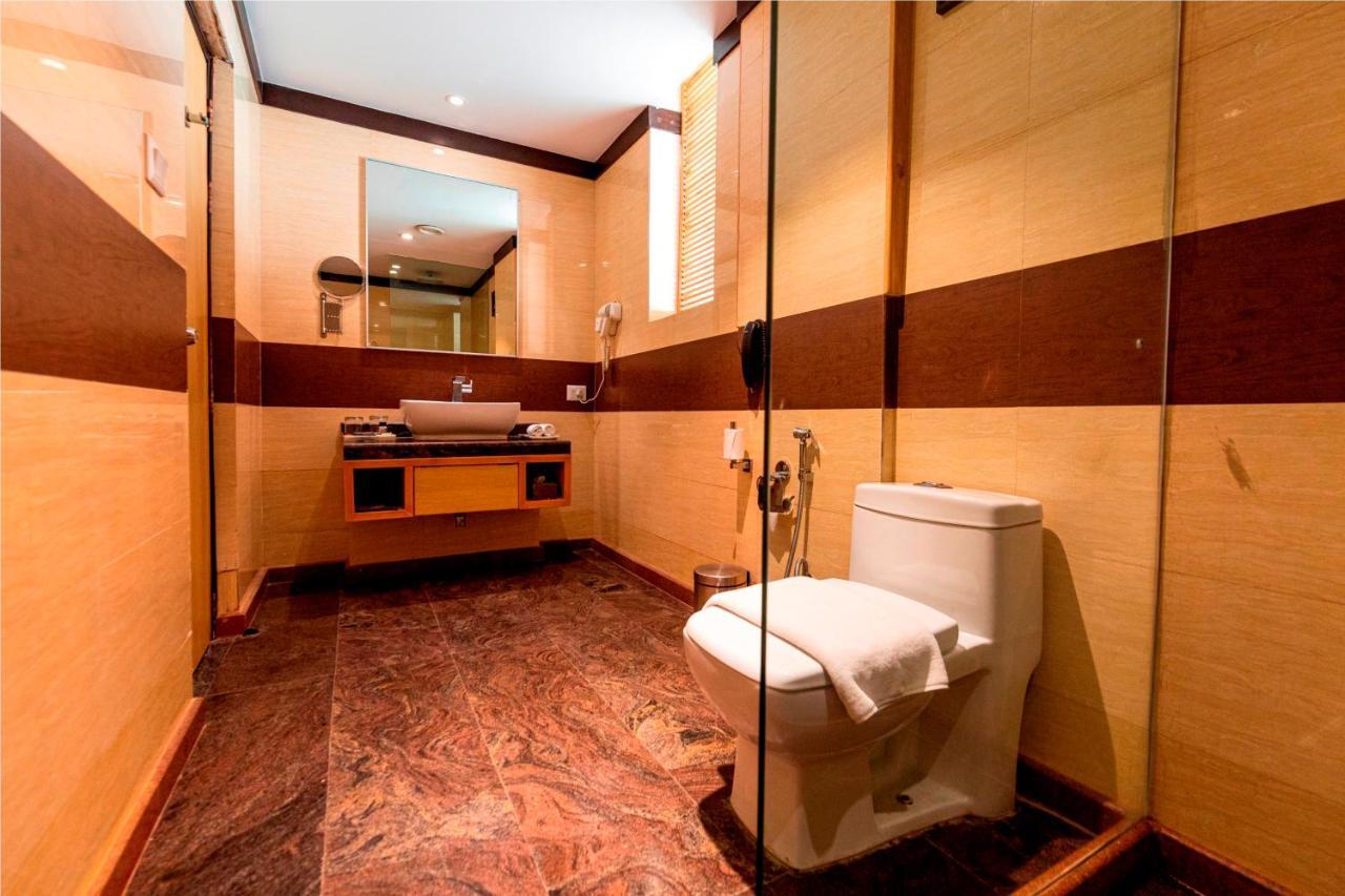 Ramada Neemrana Hotel Ngoại thất bức ảnh