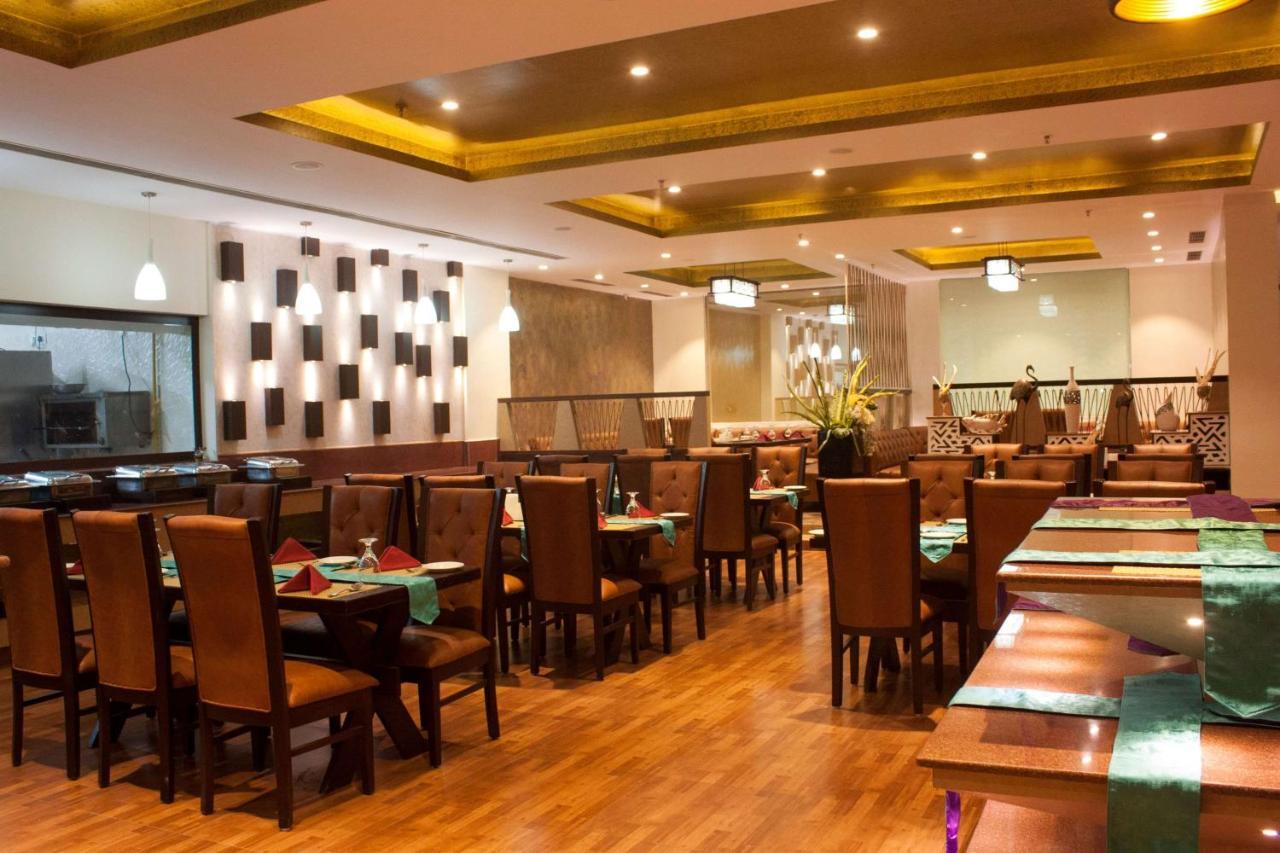 Ramada Neemrana Hotel Ngoại thất bức ảnh