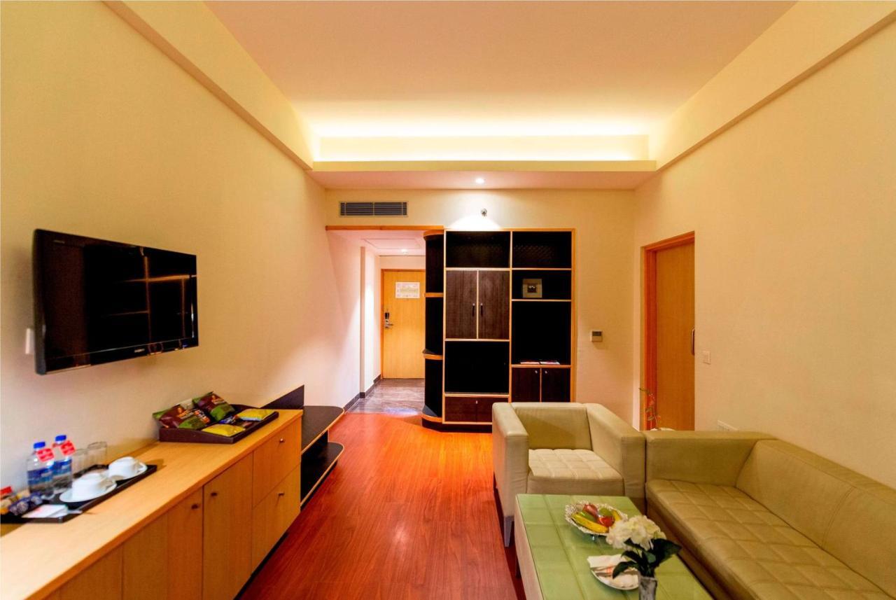 Ramada Neemrana Hotel Ngoại thất bức ảnh
